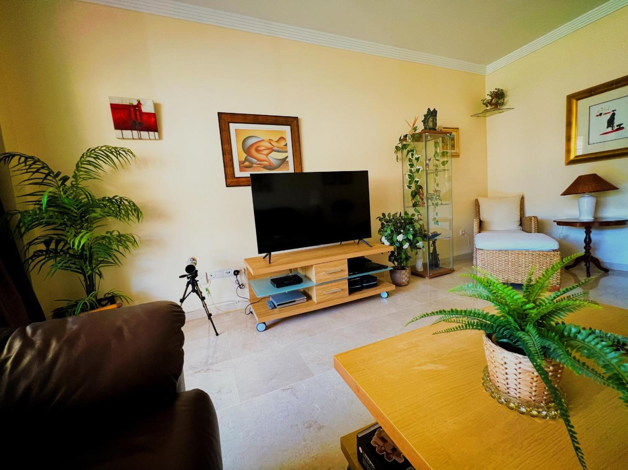 Serene Family Oasis: Poolside Retreat with Convenient Amenities Benalmadena Exterior photo